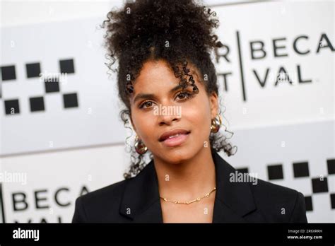  Zazie Beetz: A Parisian Premiere Full of Laughter and Unexpected Twists!